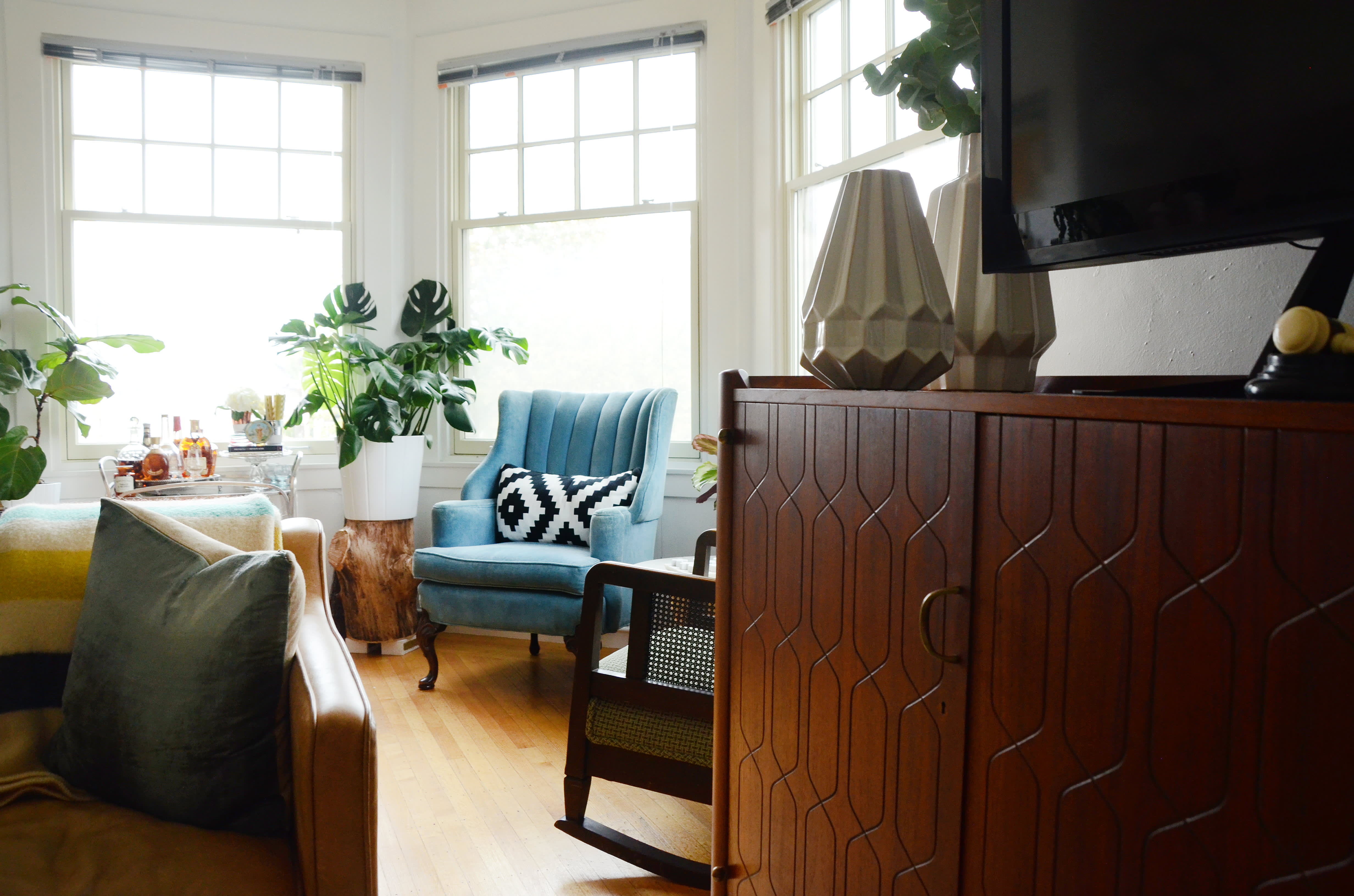 House Tour An Oakland Apartment Full of Family Heirlooms Apartment